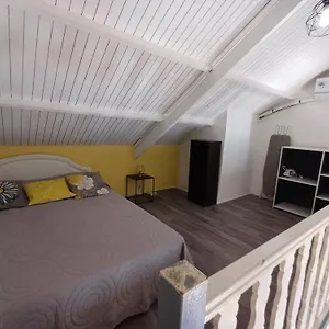 9 Lyly Location F3 Mezzanine Appartement